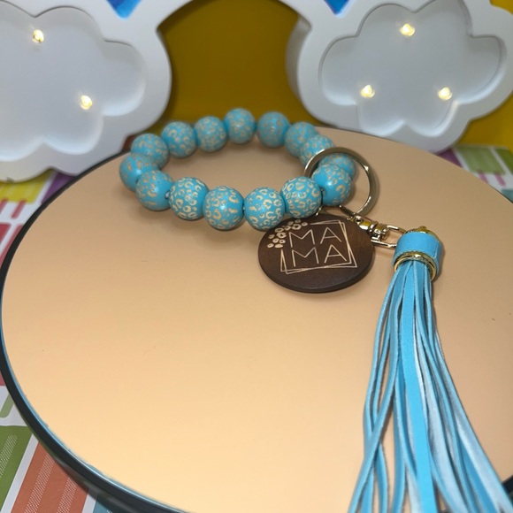 NWOT - Turquoise Wood Bead Bracelet Keychain! - Picture 1 of 3